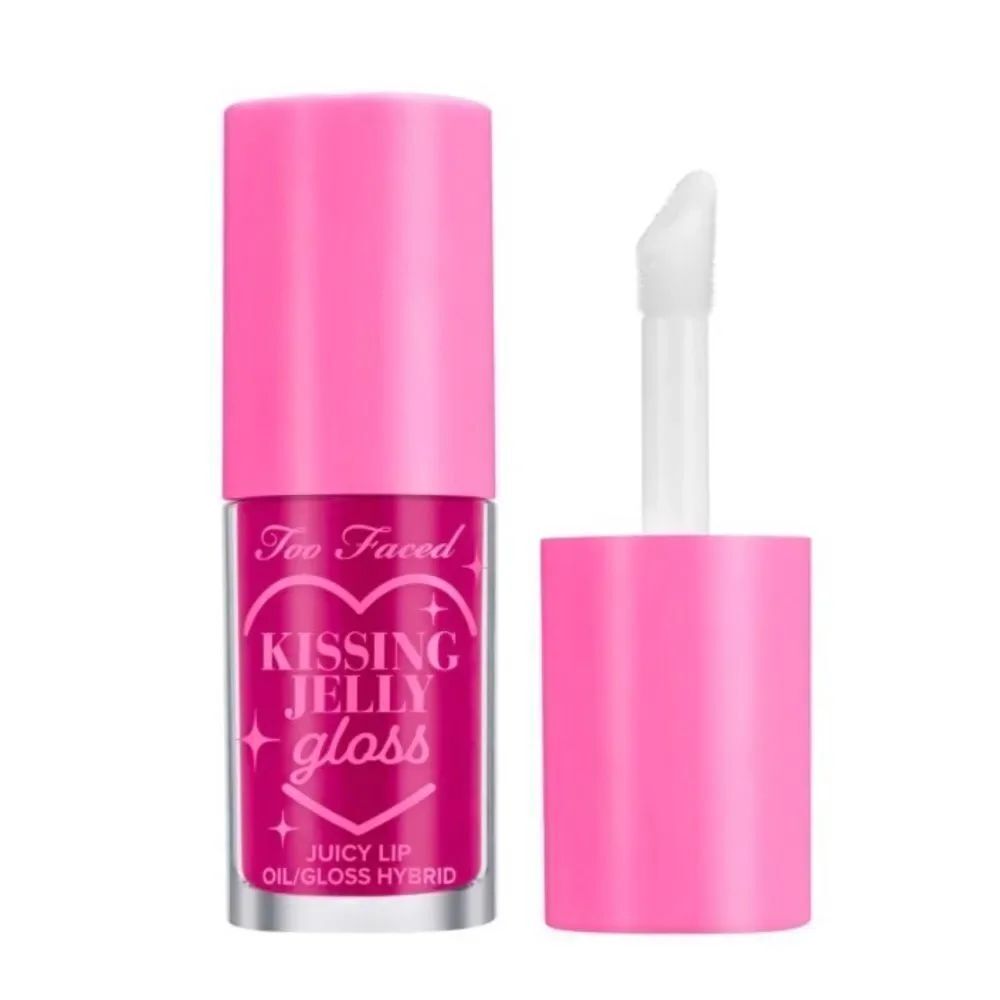 Too Faced Kissing Glass